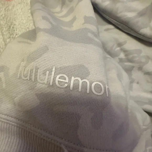 Lululemon white Camouflage Sweatshirt - Picture 3 of 6